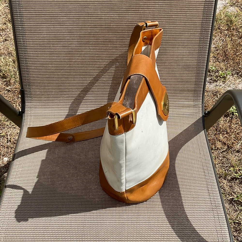 Gucci Elegant Tan and Cream shoulder Bag - Picture 7 of 12